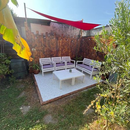 Chaleureuse Maison De Ville Avec Parking Gratuit Chinon Exteriör bild